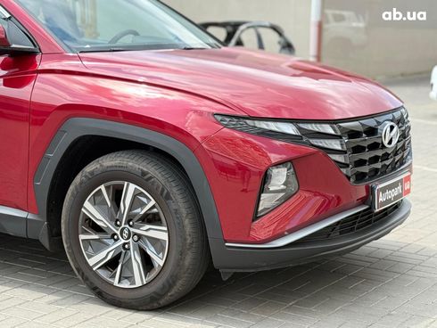 Hyundai Tucson 2023 красный - фото 5