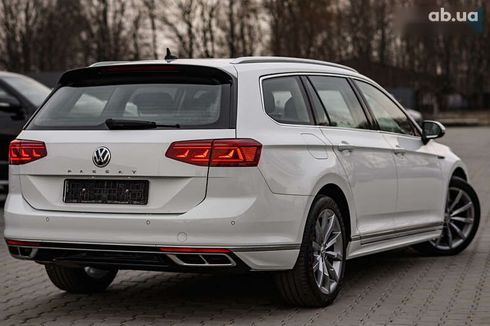 Volkswagen Passat 2020 - фото 24