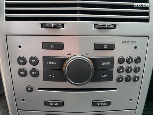 Opel Astra 2011 серый - фото 18