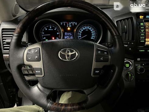 Toyota Land Cruiser 2011 - фото 26