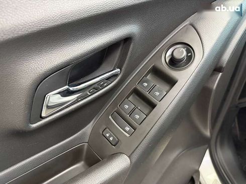 Chevrolet Tracker 2017 - фото 18
