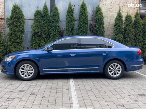Volkswagen passat b8 2017 синий - фото 12