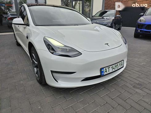 Tesla Model 3 2021 - фото 11