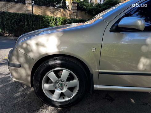 Skoda Fabia 2005 бежевый - фото 8