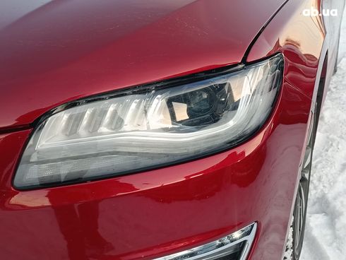 Lincoln MKZ 2017 красный - фото 6