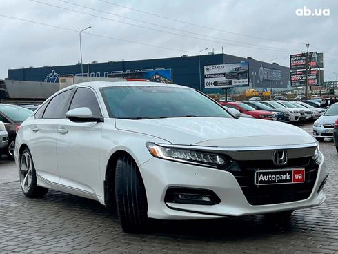 Honda Accord 2018 белый - фото 45