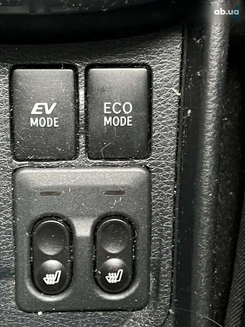 Toyota Yaris 2015 - фото 22