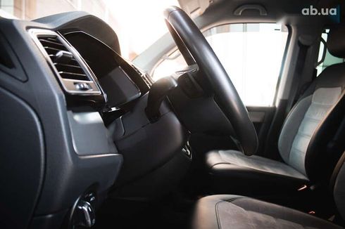 Volkswagen Multivan 2017 - фото 25