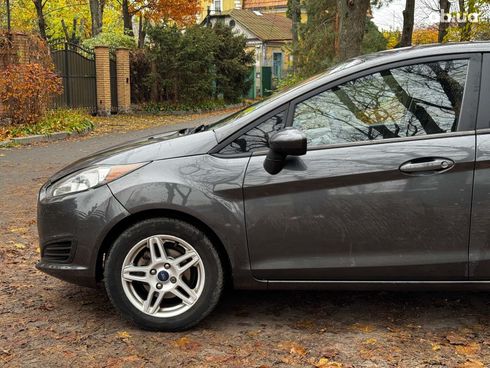 Ford Fiesta 2017 серый - фото 11