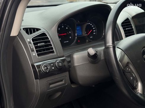Chevrolet Captiva 2015 черный - фото 68