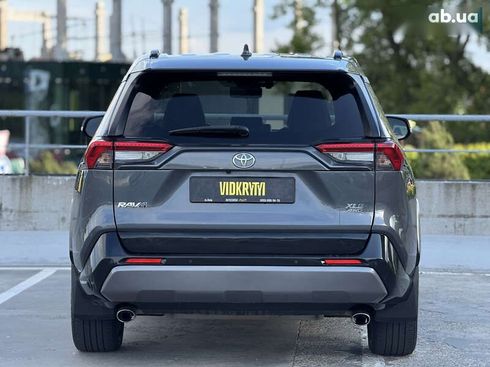 Toyota RAV4 2019 - фото 10