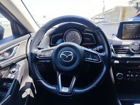Mazda 3 2017 - фото 15