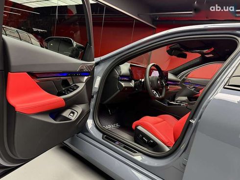 BMW M5 2025 - фото 26