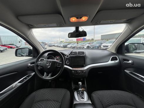 Dodge Journey 2018 серый - фото 18