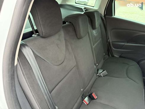 Renault Clio 2016 - фото 15