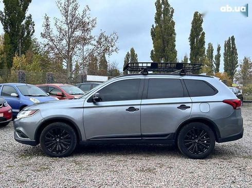 Mitsubishi Outlander 2020 - фото 8