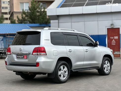 Toyota Land Cruiser 2008 серый - фото 15