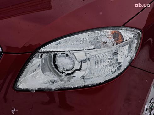 Skoda Fabia 2009 красный - фото 2