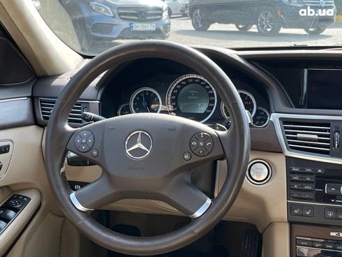 Mercedes-Benz E-Класс 2010 коричневый - фото 30