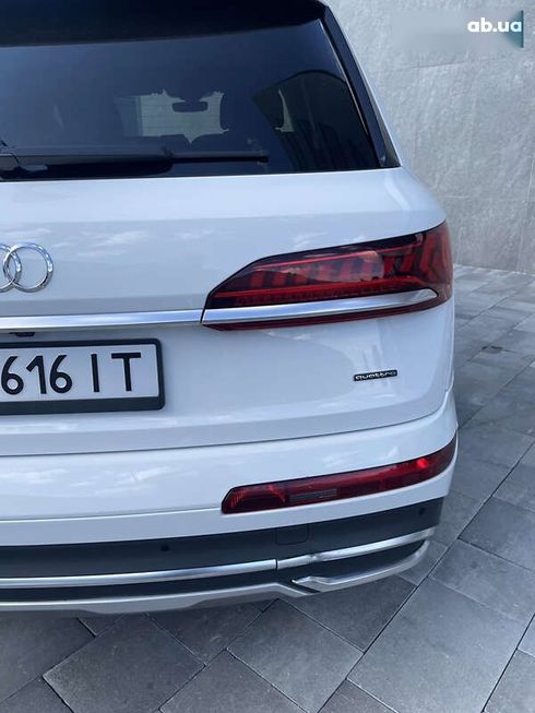 Audi Q7 2021 - фото 11