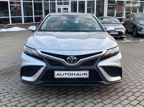 Toyota Camry 2021 - фото 2