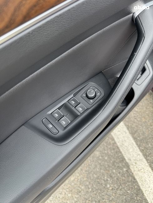 Volkswagen Passat 2016 красный - фото 10