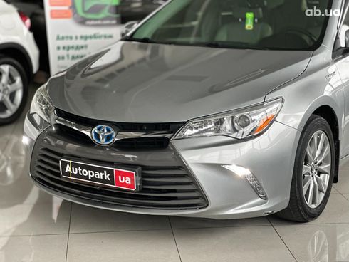 Toyota Camry 2015 серый - фото 7