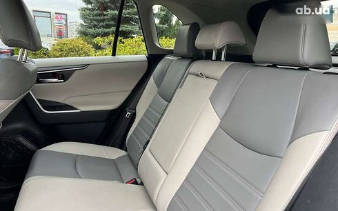 Toyota RAV4 2021 - фото 25