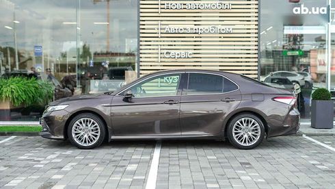 Toyota Camry 2020 - фото 3