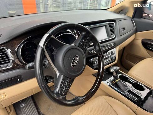 Kia Carnival 2019 - фото 11