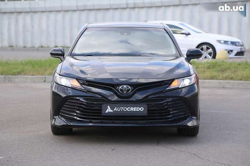 Toyota Camry 2019 - фото 2