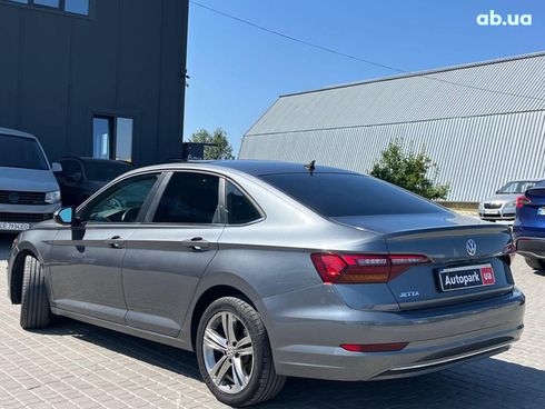 Volkswagen Jetta 2018 серый - фото 11