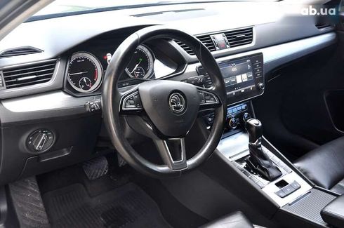 Skoda Superb 2019 - фото 16