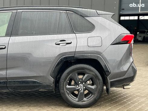 Toyota RAV4 2019 серый - фото 5