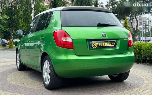 Skoda Fabia 2012 - фото 5