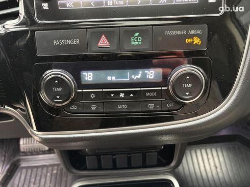 Mitsubishi Outlander 2017 черный - фото 27