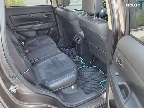 Mitsubishi Outlander 2018 - фото 23