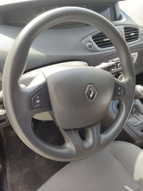 Renault Scenic 2012 - фото 11