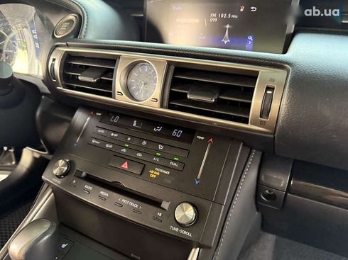 Lexus IS 2015 - фото 30