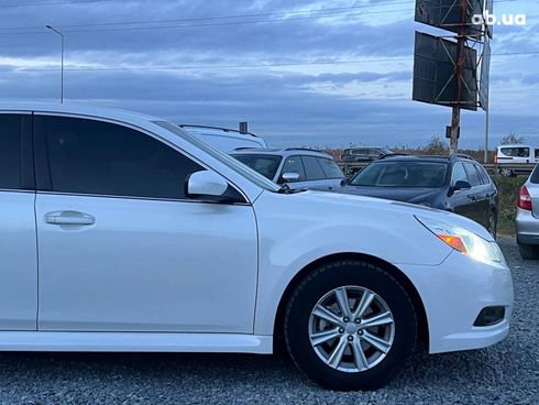 Subaru Legacy 2010 белый - фото 8