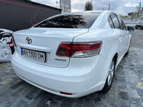 Toyota Avensis 2011 - фото 10