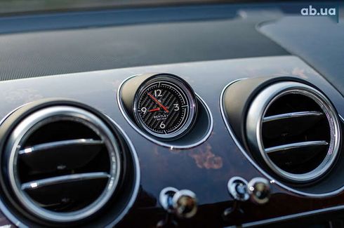 Bentley Bentayga 2019 - фото 28