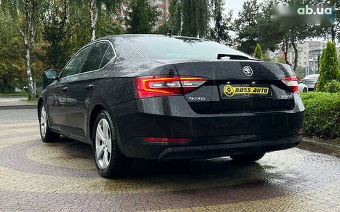 Skoda Superb 2018 - фото 5