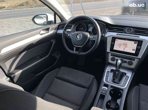 Volkswagen Passat 2017 - фото 19