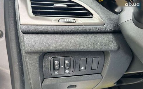 Renault Megane 2012 - фото 13