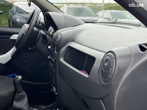 Renault Duster 2010 белый - фото 20