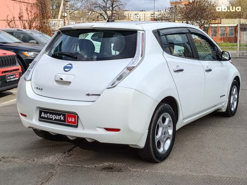 Nissan Leaf 2014 белый - фото 8