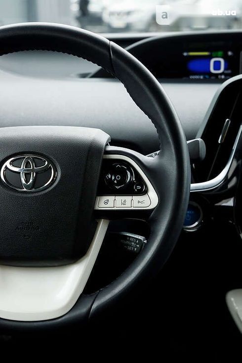 Toyota Prius 2017 - фото 29