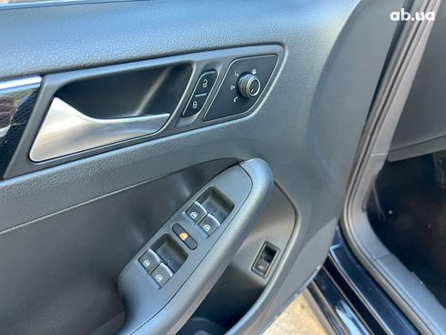 Volkswagen Jetta 2016 черный - фото 10