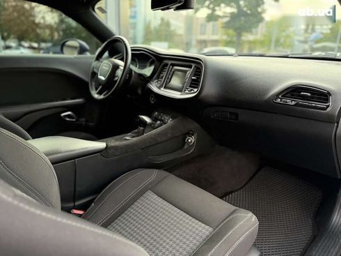 Dodge Challenger 2017 - фото 14